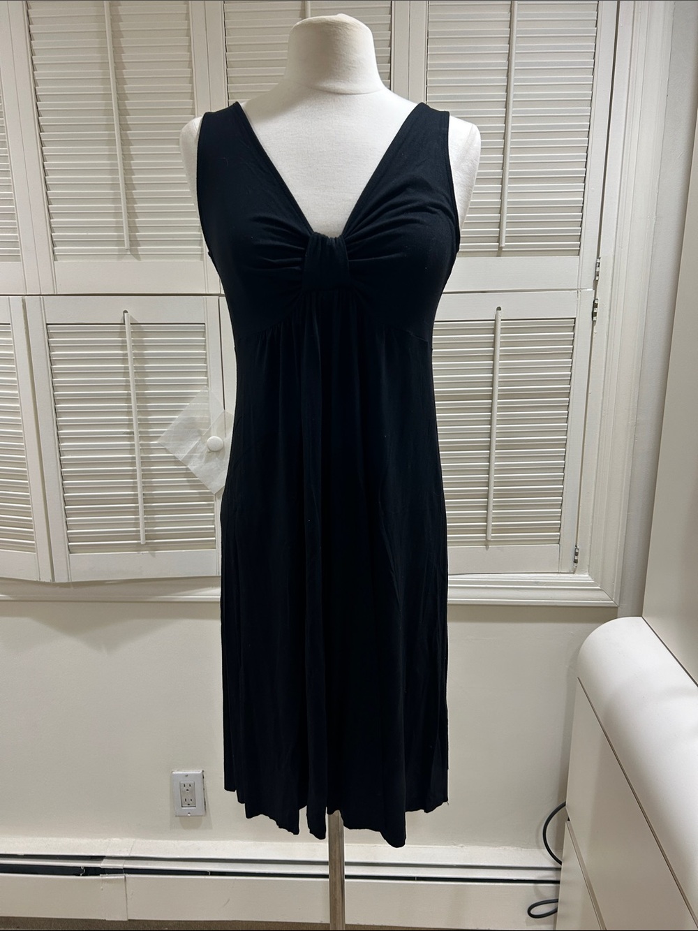 Three Dots Classic Black Sleeveless Knot-Front Dress in great condition